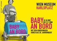 Exposición de 100 años de carritos de bebé en Viena