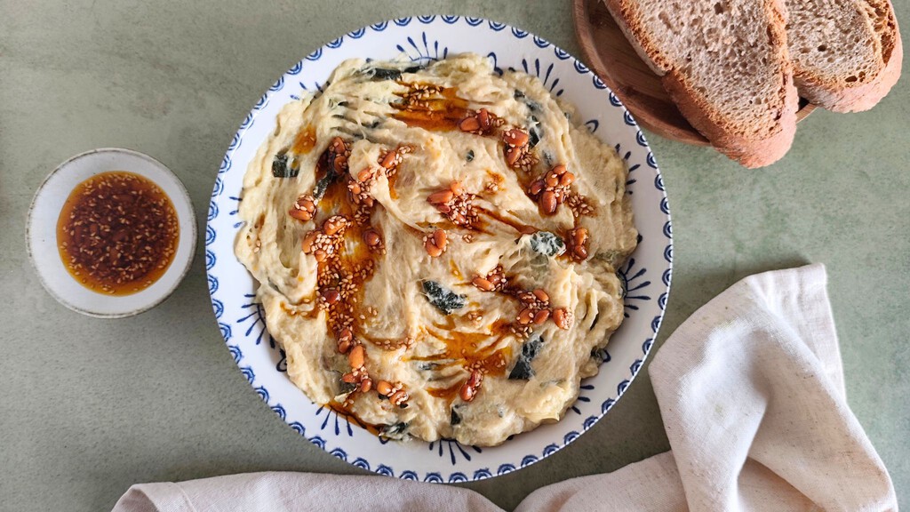 Dip de calabacín asado, la receta perfecta y para aprovechar cuando tienes muchos calabacines en la nevera