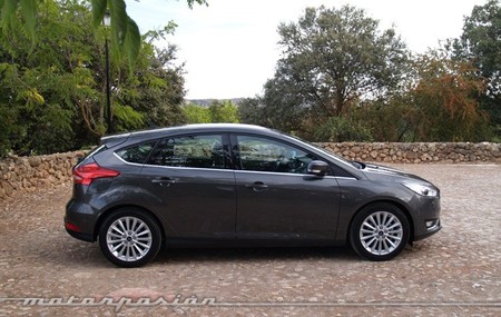 ford-focus-2015-650-03.jpg