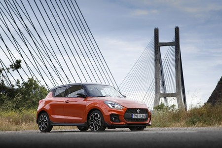 El Suzuki Swift Sport se vuelve mild hybrid y consigue la equiqueta ECO, pero recorta su potencia a 129 CV