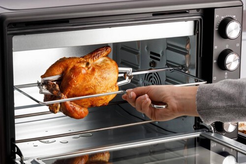 Tu cocina quizá no necesita un horno y un microondas separados: por qué un horno compacto te saldrá mucho mejor