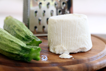 Requesón: el falso queso que puede ofrecer muchas proteínas y menos grasas