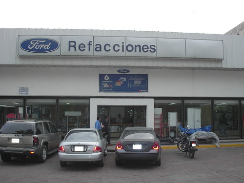 Averiguamos los precios y disponibilidad de las refacciones más buscadas de los autos más populares de México