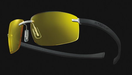 La boutique del amante del motor: gafas de sol, colonias y móviles