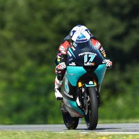 John McPhee marca el mejor tiempo de Moto3 en unos entrenamientos marcados por la lluvia