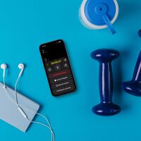 Escapar de las pantallas en el deporte es importante... O no. Así aprovecho iOS 26 y un Apple Watch durante el ejercicio