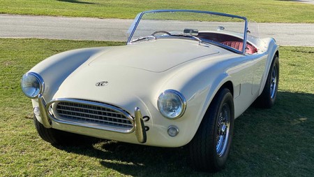 Puristas, contengan las lágrimas. El legendario AC Cobra regresa a la vida, pero en formato eléctrico