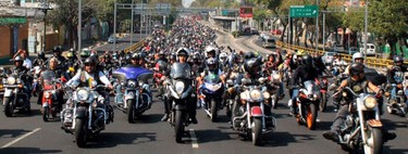 México se está llenando de motos y los autos están perdiendo la batalla, una realidad que incomoda a la industria