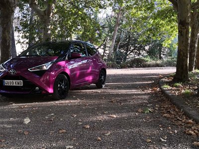 Nadie pasa desapercibido a bordo del Toyota AYGO