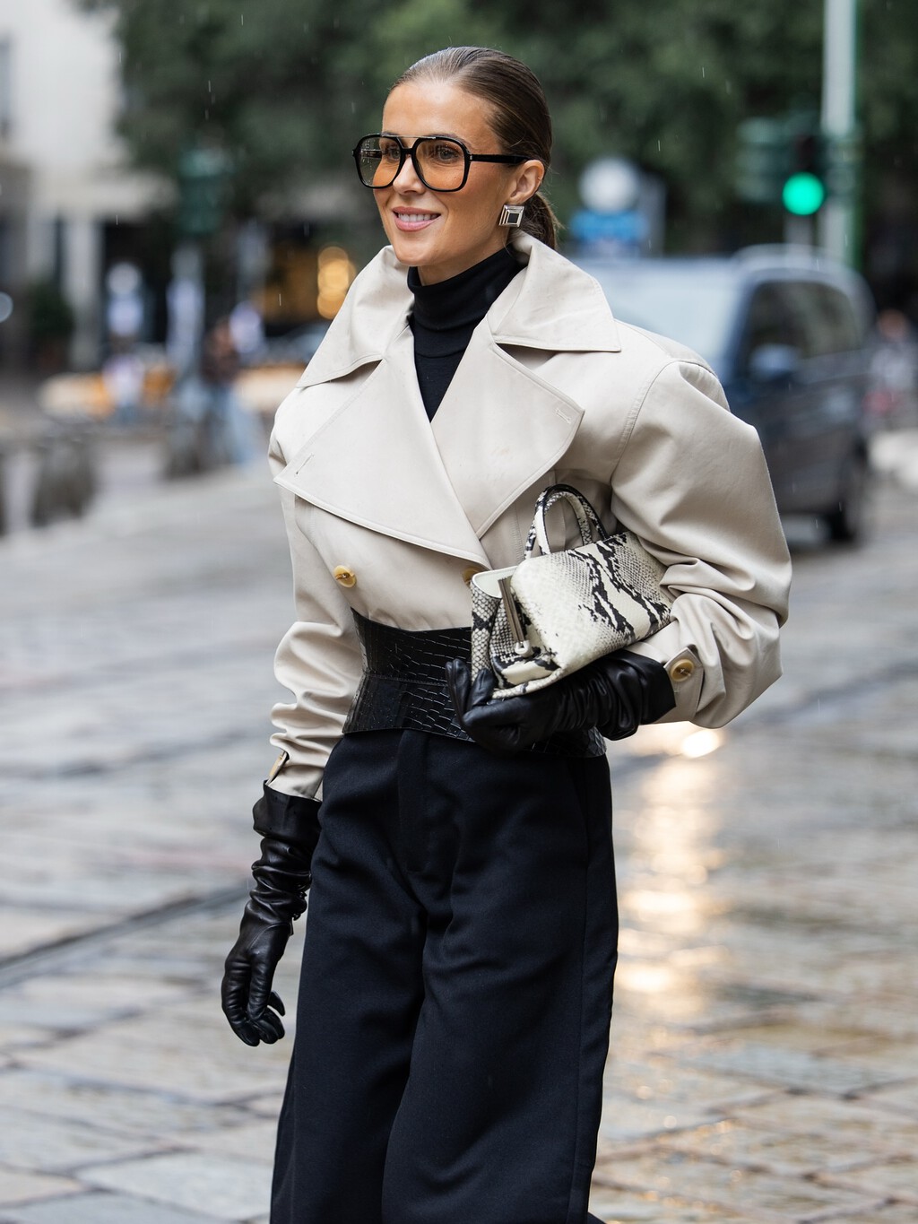 Así es el nuevo pantalón balloon edición limitada de Massimo Dutti: color gris marengo y muy elegante 