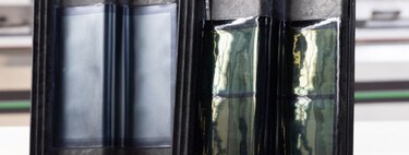 Las placas solares grandes y feas han quedado obsoletas. Han inventado unas flexibles que se adaptan a la forma de las tejas 