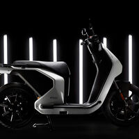 El Super Soco F01 es un nuevo scooter eléctrico urbanita muy futurista por poco más de 2.000 euros