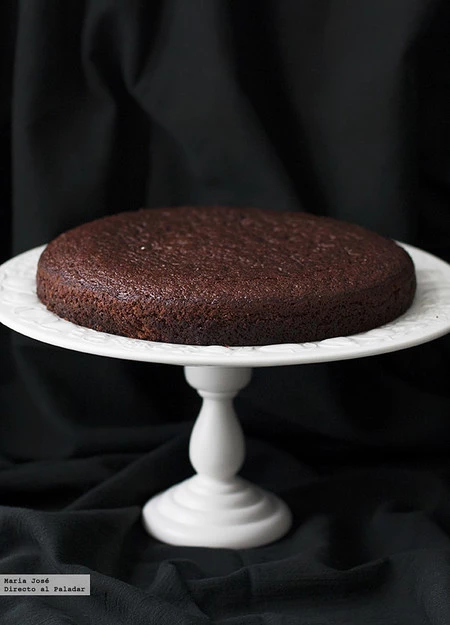 Esta es la fantástica receta de bizcocho de chocolate esponjoso que te querrán copiar todos