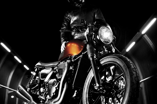 Té negro preparado por Rizoma con una Triumph Street Twin