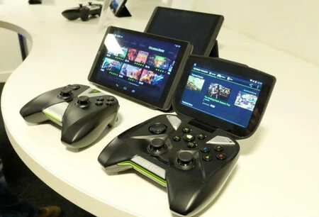 左側がShield Tablet、右側がShield Portable