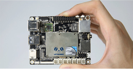 Este microPC apuesta por Windows 10 para competir con Raspberry Pi