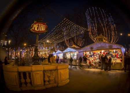 Village De Noel Du Champs De Mars