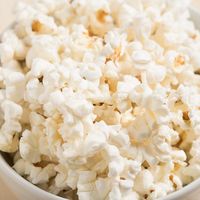 Las palomitas no son para niños pequeños: la advertencia de una madre, después de que su hijo aspirara una y necesitara cirugía