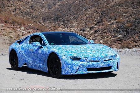 El BMW i8 veranea en Sierra Nevada y en el Death Valley