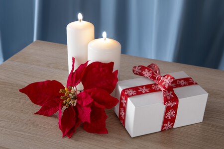 Hermoso Arreglo De Poinsettia Con Regalo 1