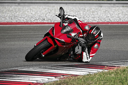 Ducati Supersport 950 S 2021 2
