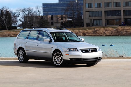Esta joya de Volkswagen es un Passat Variant W8 manual, y puede ser tuyo por 100 mil pesos, pero te tienes que apurar