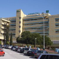 “Es triste, lamentable y penoso”. Dormir en el parking para poder trabajar: el drama de los sanitarios de Marbella que viven en campers y autocaravanas