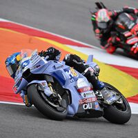 Álex Márquez bate a Pecco Bagnaia en el que promete ser el penúltimo gran duelo de MotoGP en 2025 