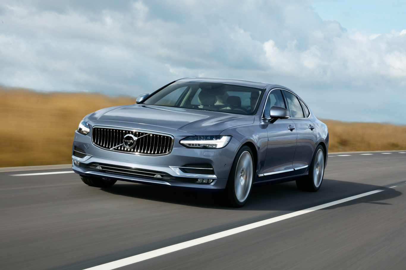 Estos son los primeros datos y las 101 fotos oficiales del Volvo S90