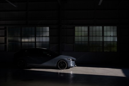 Mazda se rinde a la sobrealimentación en su compacto y estrena el Mazda3 Turbo, con 230 CV y tracción total