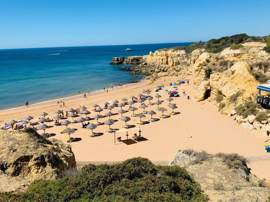 Café por 1,48 €, cerveza por 3,06 €: el destino turístico más barato de Europa está en Portugal