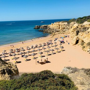 Café por 1,48 €, cerveza por 3,06 €: el destino turístico más barato de Europa está en Portugal 