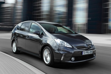 Toyota Prius+ gris oscuro