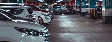 Europa tiene un problema con el tamaño de sus coches: el "carspreading" amenaza con devorar miles de aparcamientos