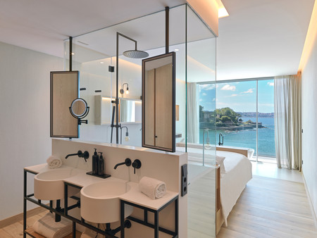 Noa Boutique Hotel: dormir en Galicia con vistas a un castillo en medio del mar