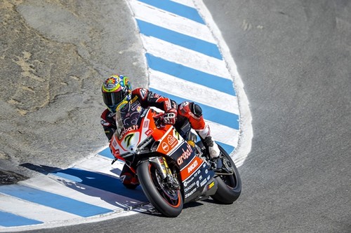 Superbikes Estados Unidos 2015: Chaz Davies pole en Laguna Seca