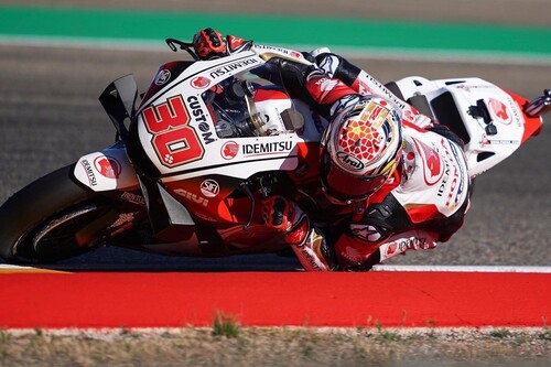 Takaaki Nakagami hace su primera pole position en otra desastrosa clasificación para Joan Mir y Andrea Dovizioso