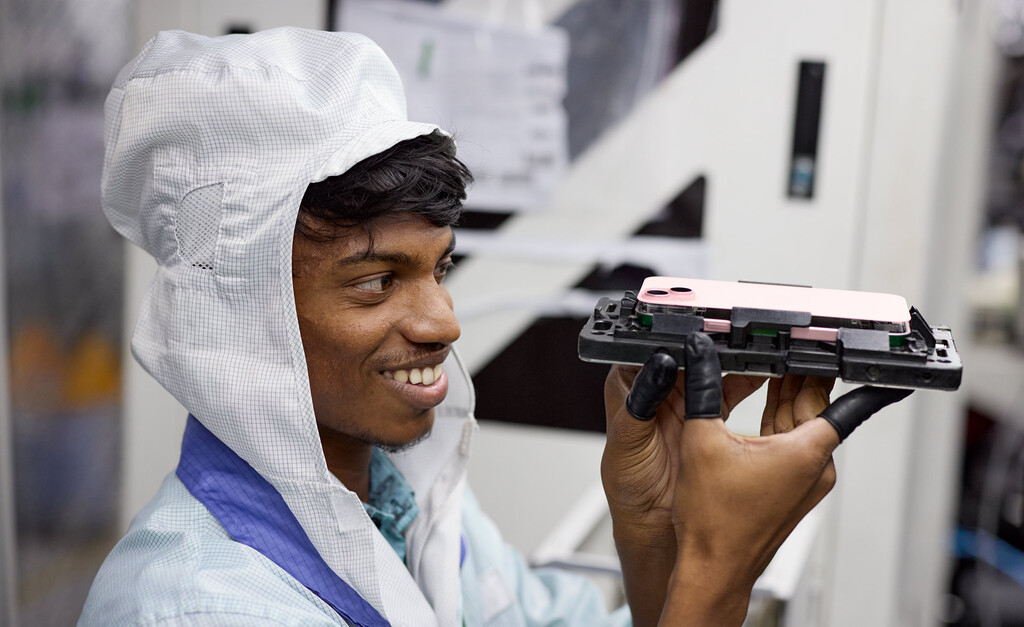 Apple ignora las amenazas de Trump y da un paso más en India: ahora fabricarán este accesorio clave para el iPhone Apple ignora las amenazas de Trump y da un paso más en India: ahora fabricarán este accesorio clave para el iPhone