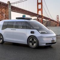 Sin volante ni pedales: el taxi autónomo de Waymo y Geely que quiere aterrizar en un panorama legal en pañales