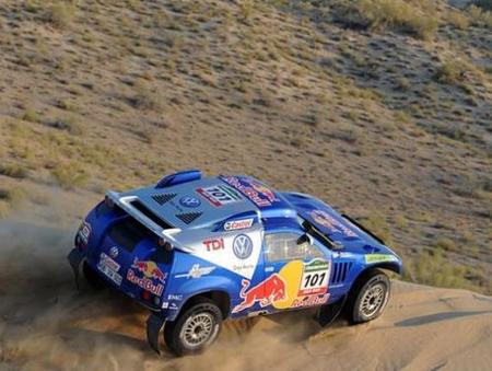 Carlos Sainz a un paso del líder en la Ruta de la Seda
