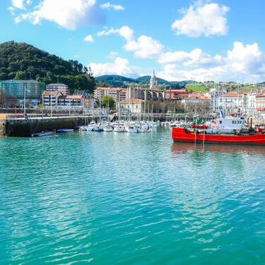 Ni Hondarribia ni Getaria. El pueblo pesquero más auténtico de Euskadi es este con playas tranquilas y casas de colores
