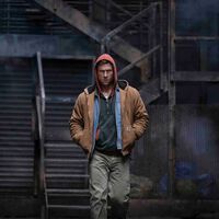 El director de 'The Running Man' explica el cameo de Arnold Schwarzenegger y la conexión con una mítica película de ciencia ficción de los 90