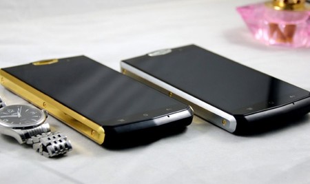 Con este móvil no te quedarás sin batería: 10.900 mAh a cambio de casi dos centímetros de grosor
