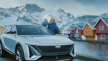 Will Ferrel y un Cadillac Lyriq: el anuncio de General Motors para la Super Bowl en el que odian a Noruega