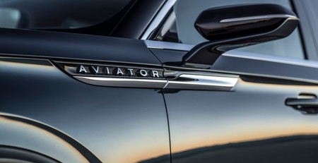 Lincoln Aviator 13