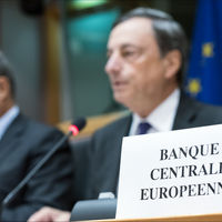 ¿Por qué la debilidad del euro está frenando al BCE para volver a la normalidad? 