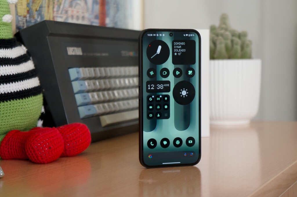 Nothing Phone 2a, análisis: más brillo (y sombras) del que vemos en su icónica parte trasera con LEDs