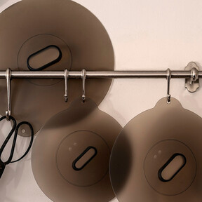 El invento de Ikea apto para todo tipo de ollas y sartenes que evita salpicaduras por menos de 17 euros