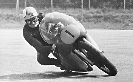 Mike Hailwood y la doble gesta del verano de 1964