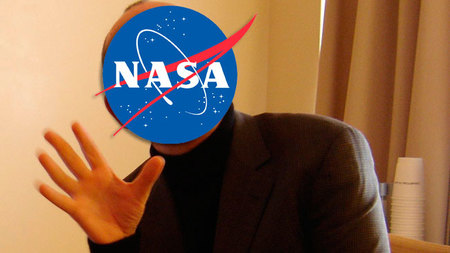 Molyneux retrasa su juego de iOS hasta septiembre y, ya puestos, se enfrenta a la NASA. Hail to the king!